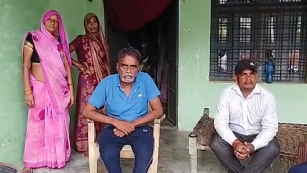 पीड़ित युवक के परिजन