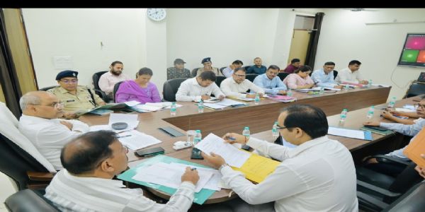 भूमि धोखाधड़ी के 56 मामलों की समीक्षा, 12 का निस्तारण और आठ में एफआईआर के निर्देश