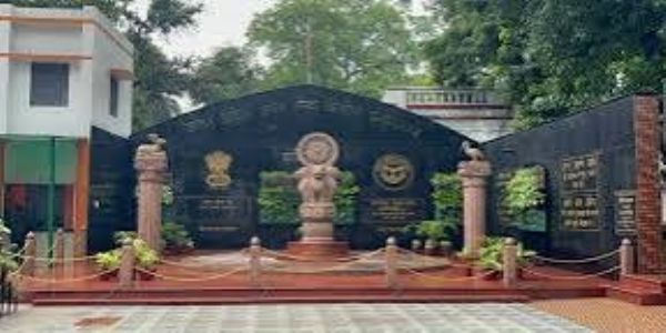 यूपीपीएससी-2025 मेंस के सफल अभ्यर्थियों को इंटरव्यू की तैयारी का मॉक मंच, योगी सरकार ने बढ़ाया आत्मविश्वास