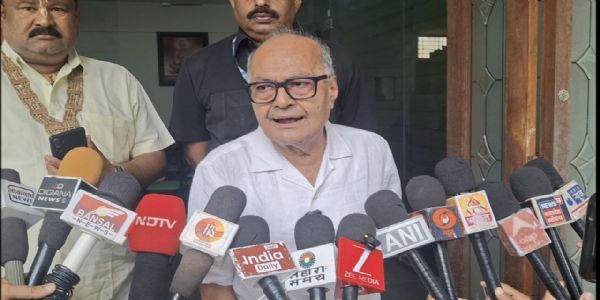 दमोह मेडिकल कॉलेज को शासकीय स्तर पर चलाने की मांग, जयंत मलैया ने मुख्यमंत्री से पुनर्विचार का किया आग्रह
