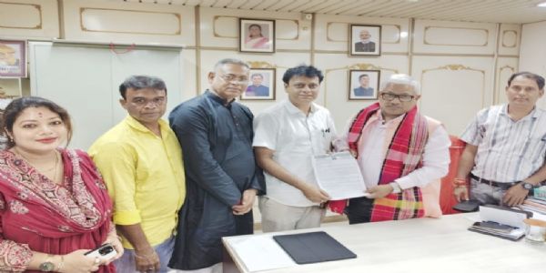टेट सहित शिक्षकों की विभिन्न मांगों को लेकर शिक्षा मंत्री को डब्ल्यूबीटीपीएसटीए का ज्ञापन