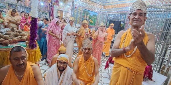 पर्यूषण पर्व का आठवां दिन उत्तम त्याग धर्म के रूप में मनाया