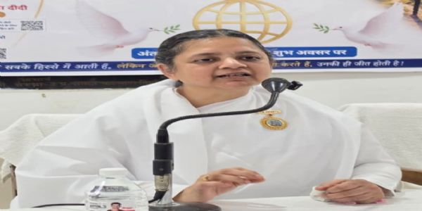 हालात नहीं, सोच बदलें, चुनौतियों से जीतने का दिया मंत्र