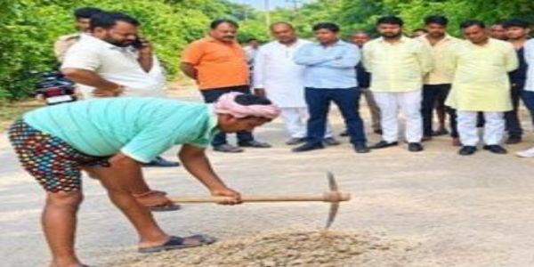 विधायक सुनील पटेल ने सड़क की गुणवत्ता पर उठाए सवाल, गिरवाई विद्यालय की दीवार