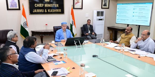 मुख्यमंत्री उमर अब्दुल्ला ने औद्योगिक नीति 2026-35 के मसौदे की समीक्षा की