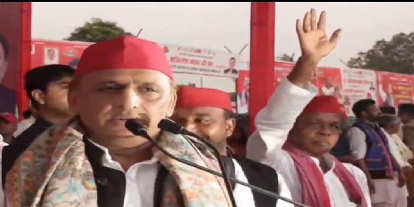 पीडीए रथ पर सवार होकर रायबरेली पहुंचे अखिलेश यादव, जनसभा में बोले—जो पीड़ित वही पीडीए