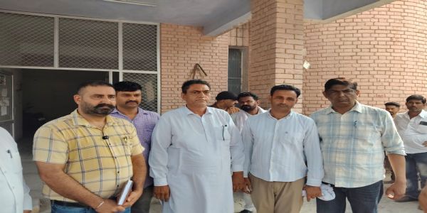 फतेहाबाद : रतिया तहसील में एसीबी की रेड, 1500 की घूस लेते पटवारी और सहायक रंगे हाथ गिरफ्तार