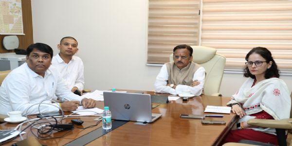 बालाघाट में स्वास्थ्य सेवाओं के सुदृढ़ीकरण और रोग नियंत्रण की व्यापक कार्यवाही करें : उप मुख्यमंत्री शुक्ल