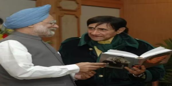 मनमोहन और देव आनंद। फोटो - इंटरनेट मीडिया मनमोहन और देव आनंद। फोटो - इंटरनेट मीडिया