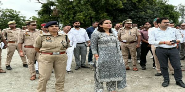 डीएम,एसपी ने पंचालघाट पहुंचकर गणेश विसर्जन का लिया जायजा