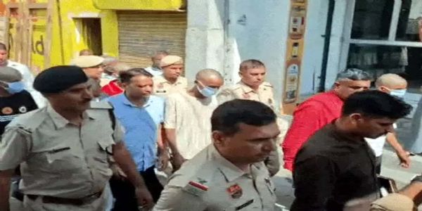 हिसार : मंथली मांगने वाले पांच बदमाशों की पुलिस ने कराई परेड़ व निशानदेही