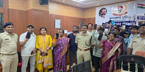 मिशन मुस्कान के तहत खूंटी पुलिस ने बरामद किए 28 गुम और चोरी हुए मोबाइल