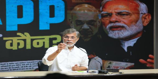 एसआईआर में ‘वीआईपी’ मतदाता श्रेणी को लेकर चुनाव आयोग पर सवाल, खेड़ा ने ज्ञानेश कुमार के इस्तीफे की मांग की
