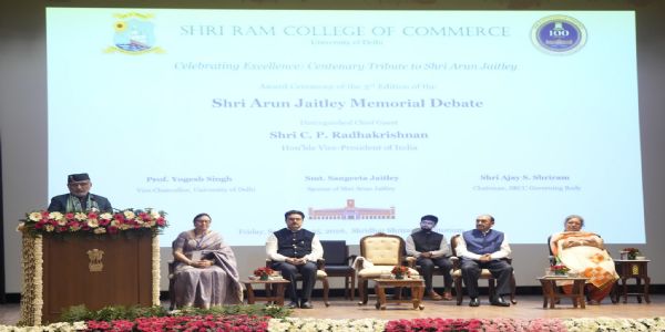 सवाल लोकतंत्र के लिए जरूरी, लेकिन विकास के लिए हों, व्यवधान के लिए नहीं : उपराष्ट्रपति