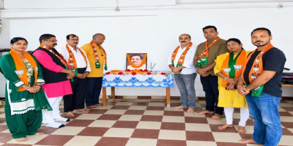 भाजपा चाईबासा नगर ने मनाई पंडित दीनदयाल उपाध्याय की जयंती