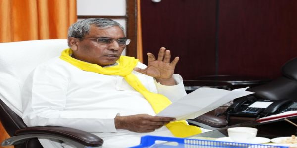 ग्राम पंचायत में योजनाओं का लाभ धरातल पर दिखना चाहिए: ओम प्रकाश राजभर