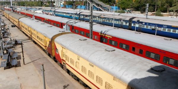 पश्चिम रेलवे चलाएगा तीन स्पेशल ट्रेनें, मुंबई-धौलपुर और उधना-कानपुर के बीच विशेष सेवाएं