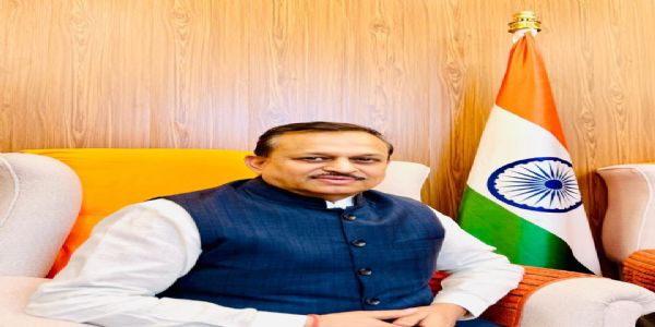 विकास योजनाओं का लाभ कागजों तक सीमित न रहे, समयबद्ध तरीके से जनता तक पहुंचे : सांसद