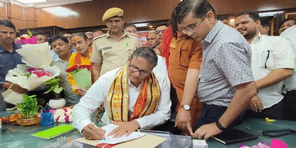 सुनील कोठारी के सिर सजा जयपुर महापौर का ताज