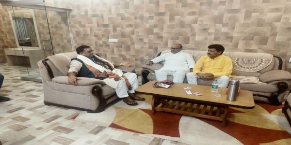 बाबा बैद्यनाथ की पूजा-अर्चना के लिए देवघर पहुंचे बिहार के मंत्री कुमार शैलेन्द्र