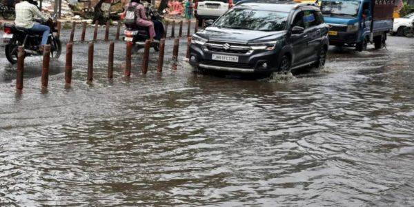रांची में लगातार बारिश से जलजमाव, कई इलाकों में यातायात प्रभावित