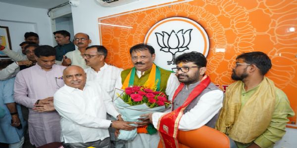 सरकार के कार्यों को धरातल तक पहुंचाना मीडिया, सोशल मीडिया विभाग की जिम्मेदारी: हेमंत खंडेलवाल