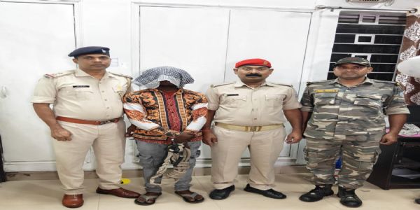वाहन चेकिंग के दौरान चोरी के आभूषण बरामद, एक आरोपित गिरफ्तार