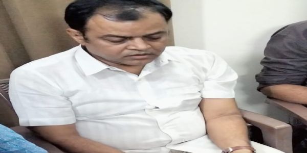 8.14 लाख रुपए की संदिग्ध राशि के साथ लोहावट बीडीओ को पकड़ा