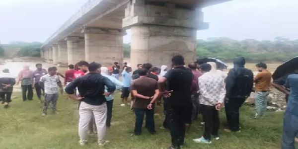 मप्र के भिण्ड जिले में गणेश विसर्जन करने गए तीन युवक क्वारी नदी में डूबे: रेस्क्यू जारी