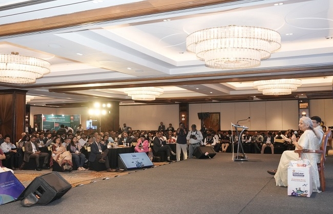 आईआईटी मद्रास एलुमनाई एसोसिएशन के कार्यक्रम में वित्त मंत्री सीतारमण आईआईटी मद्रास एलुमनाई एसोसिएशन के कार्यक्रम में वित्त मंत्री सीतारमण
