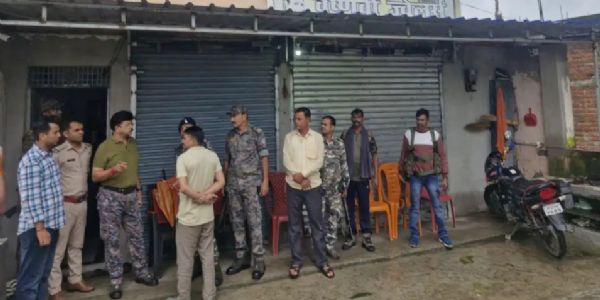ज्वेलरी दुकान के संचालक के घर से 15 लाख रुपये की नकदी और जेवरात की लूट