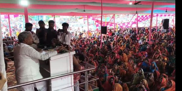 गरीब चौपाल यात्रा में उमड़ी भीड़, संतोष सुमन बोले- आरक्षण का वर्गीकरण जरूरी