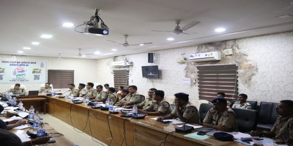 त्योहारों से पहले अपराध नियंत्रण और कानून-व्यवस्था पर सख्ती, एसपी ने लंबित मामलों के शीघ्र निराकरण के दिए निर्देश