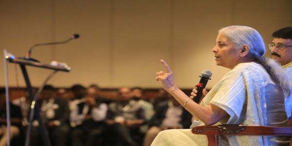 भारत 10 फीसदी से अधिक की आर्थिक वृद्धि दर कर सकता है हासिल: सीतारमण