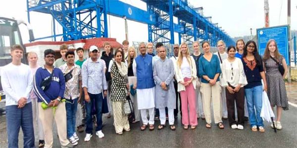 सांसद त्रिवेंद्र सिंह रावत ने जर्मनी और नोएडा के विद्यार्थियों से किया संवाद
