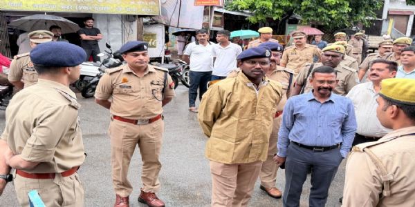 हमीरपुर: ऐतिहासिक कंस मेला की तैयारियों को लेकर डीआईजी ने किया निरीक्षण, सुरक्षा व्यवस्था पर विशेष जोर