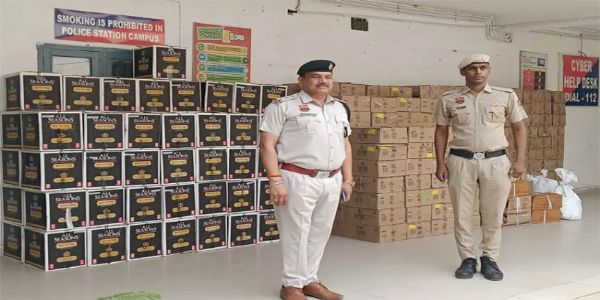 रेवाड़ी: दिल्ली-जयपुर हाईवे पर हादसे के बाद 276 पेटी अवैध शराब बरामद