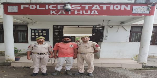 2010 से गिरफ्तारी से बच रहा भगोड़ा कठुआ पुलिस के हत्थे चढ़ा