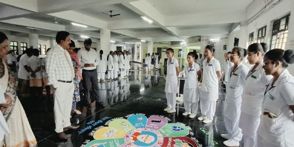 सेवा संकल्प अभियान के तहत रंगोली प्रतियोगिता और स्वास्थ्य शिविर, कैंसर से बचाव की दी जानकारी
