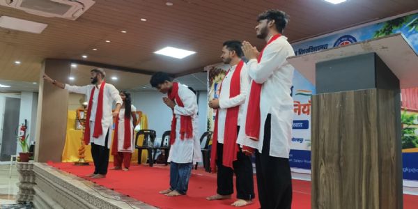राष्ट्रीय सेवा योजना के स्वयंसेवकों ने प्रस्तुत किया ‘नमो सेवा: अनकही कहानियां पर नुक्कड़ नाटक