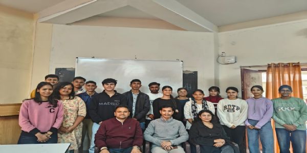पर्यटन को बढ़ावा देने के साथ ही प्राकृतिक संसाधनों का संरक्षण करना जरूरी