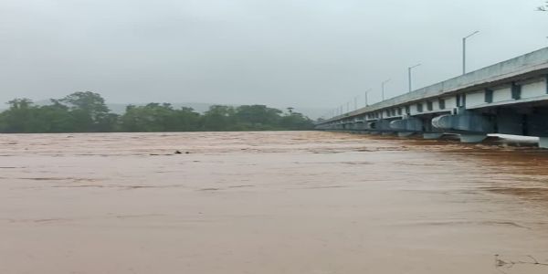 इंद्रावती का जलस्तर शनिवार रात 8 बजे तक 12.56 मीटर तक पहुंचने की संभावना