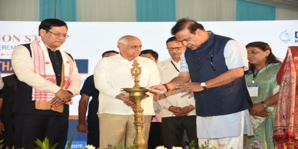कांडला में 2,300 करोड़ की ई-मेथनॉल परियोजना की आधारशिला स्थापित