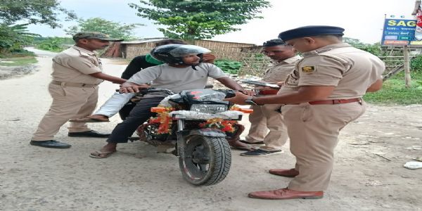 सघन वाहन जांच अभियान, संदिग्ध व्यक्तियों पर पुलिस की नजर