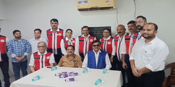 आसनसोल राइफल क्लब में आयोजित शूटिंग प्रतियोगिता में के दौरान उपस्थित सांसद आसनसोल राइफल क्लब में आयोजित शूटिंग प्रतियोगिता में के दौरान उपस्थित सांसद