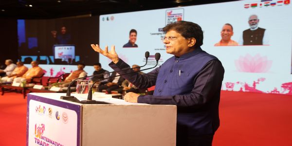 यूपी इंटरनेशनल ट्रेड शो में केंद्रीय वाणिज्य एवं उद्योग मंत्री पीयूष गोयल स्पेशल बिजनेस ग्रोथ में बतौर मुख्य अतिथि बोलते हुए यूपी इंटरनेशनल ट्रेड शो में केंद्रीय वाणिज्य एवं उद्योग मंत्री पीयूष गोयल स्पेशल बिजनेस ग्रोथ में बतौर मुख्य अतिथि बोलते हुए