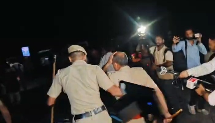 घायल पुलिसकर्मी
