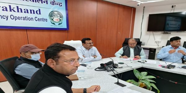 मुख्य सचिव आनंद बर्द्धन ने रविवार को राज्य आपातकालीन परिचालन केंद्र (एसईओसी) पहुंचकर मौसम से उत्पन्न स्थिति और बचाव अभियान की समीक्षा करते। मुख्य सचिव आनंद बर्द्धन ने रविवार को राज्य आपातकालीन परिचालन केंद्र (एसईओसी) पहुंचकर मौसम से उत्पन्न स्थिति और बचाव अभियान की समीक्षा करते।