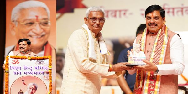 रवींद्र भवन में उमड़ा जनसैलाब, रामजन्मभूमि आंदोलन से सामाजिक समरसता तक गूंजा अशोक सिंघल का स्मरण