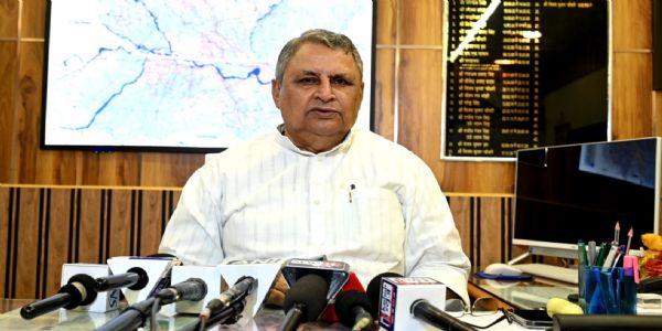 वाल्मीकिनगर बराज पर जलश्राव काे लेकर सभी क्षेत्रीय पदाधिकारी 24 घंटे अलर्ट मोड में है: विजय चाैधरी